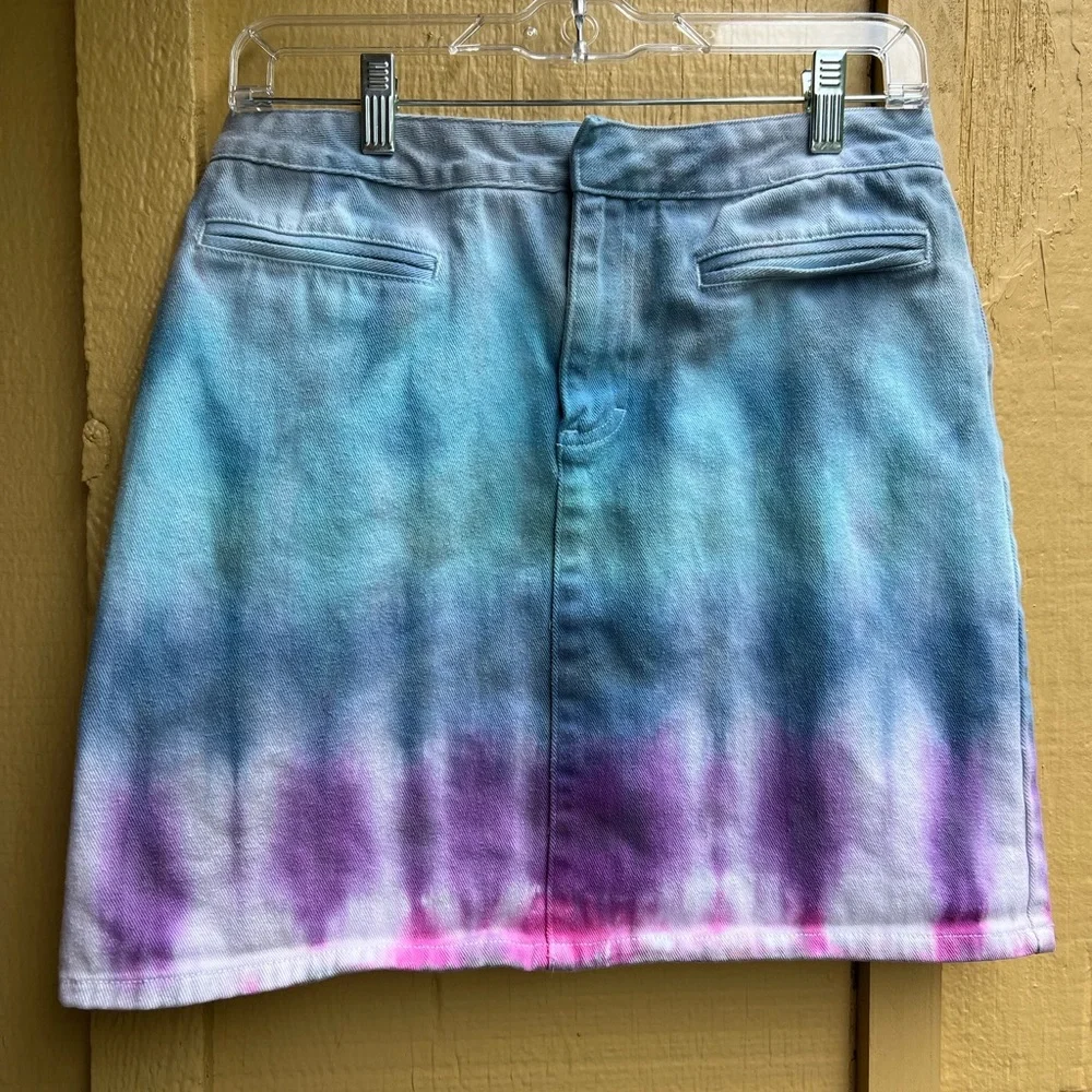 Calvin Klein Tie Dye Denim Mini Skirt size 8 - Picture 1 of 4